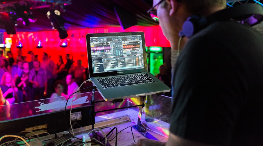 Promote your music or DJ sets in bars and music venues worldwide